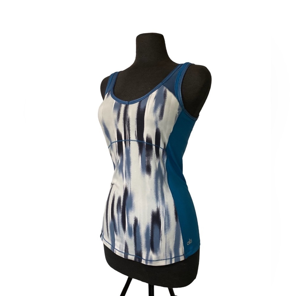 Alo Yoga Blue Sport Tank Top Size Medium Built in Shelf Bra